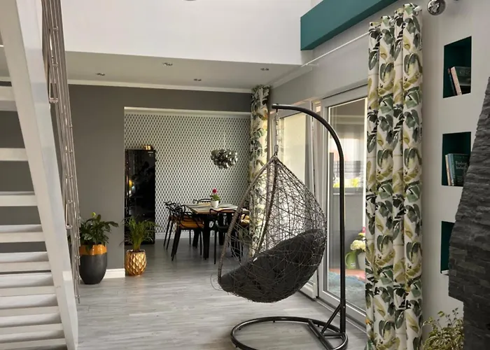 Holiday home The Lilihill House Jezioro, Sauna, Balii, Szabruk